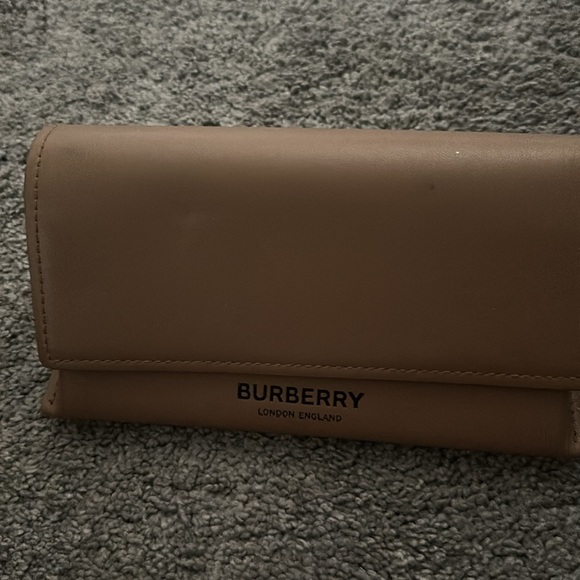 Only worn once real BB sunglasses - Picture 3 of 3